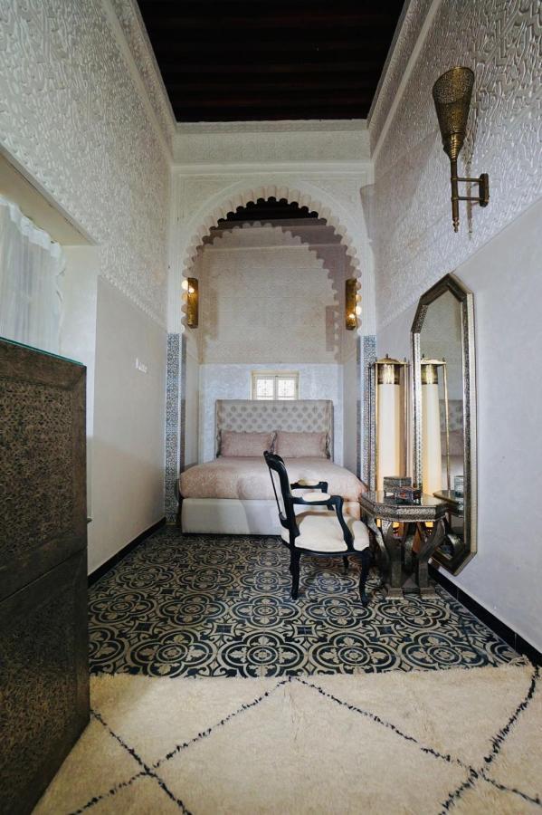 Riad Amelia : Lalla Nora Room Tetouan Bagian luar foto