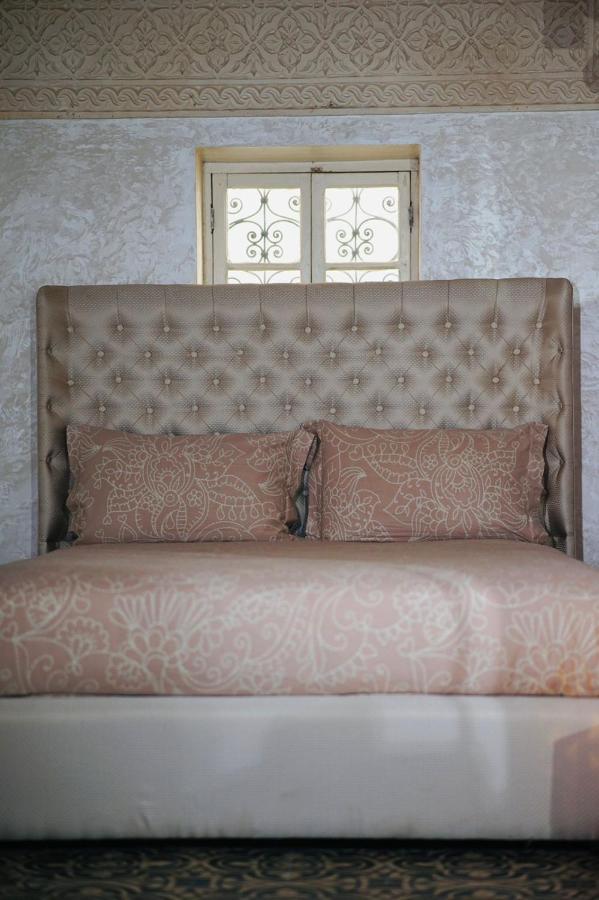 Riad Amelia : Lalla Nora Room Tetouan Bagian luar foto