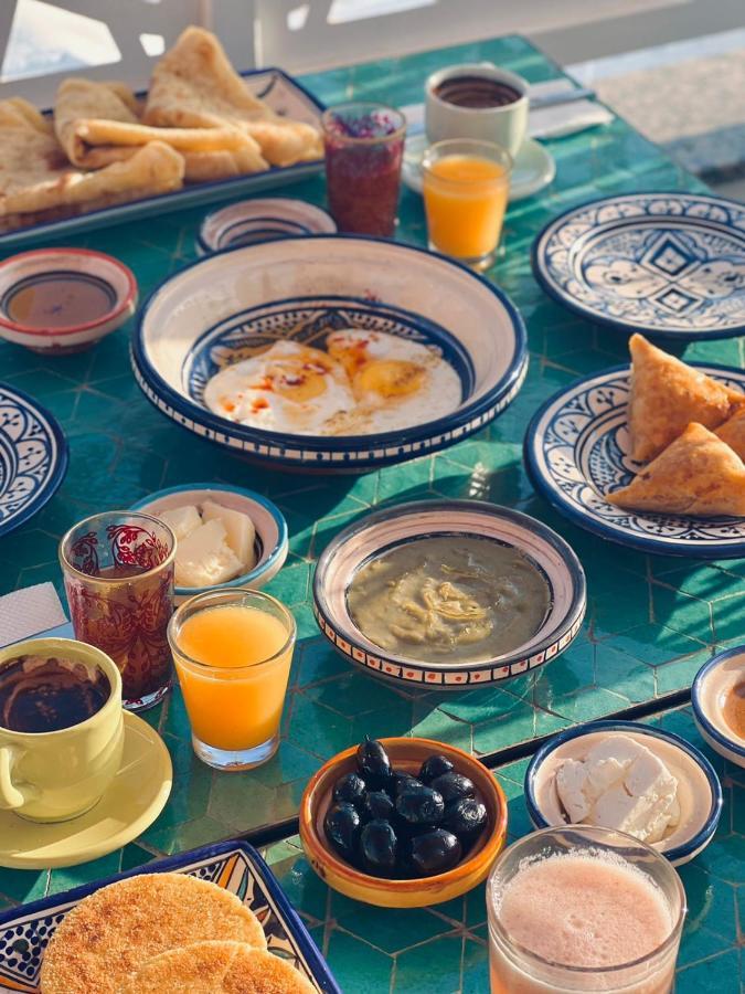 Riad Amelia : Lalla Nora Room Tetouan Bagian luar foto